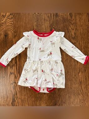 Kyte Baby Twirl Bodysuit in White Reindeer print 12-18mo